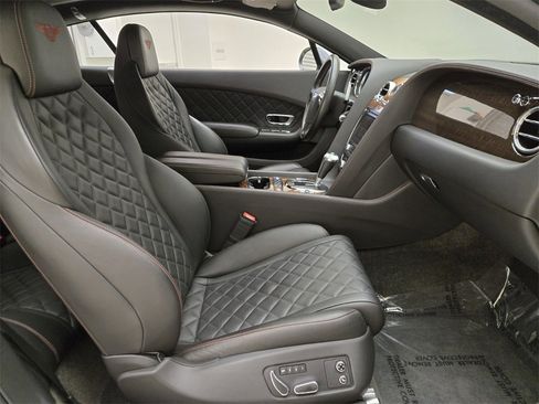 Used 2017 Bentley Continental GT image 2