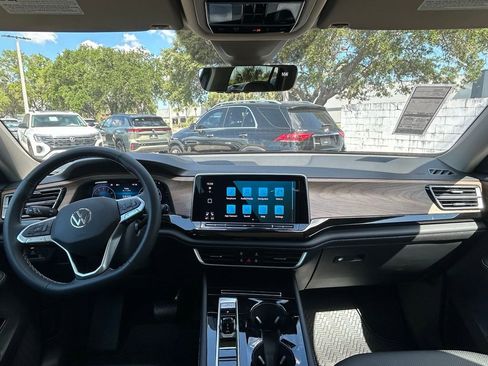 New 2026 Volkswagen Atlas SE FWD image 11