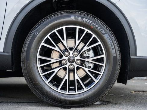 New 2025 Ford Escape SE w/ PHEV Premium Package image 28