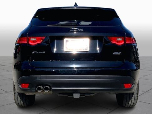 Used 2018 Jaguar F-PACE Premium image 5