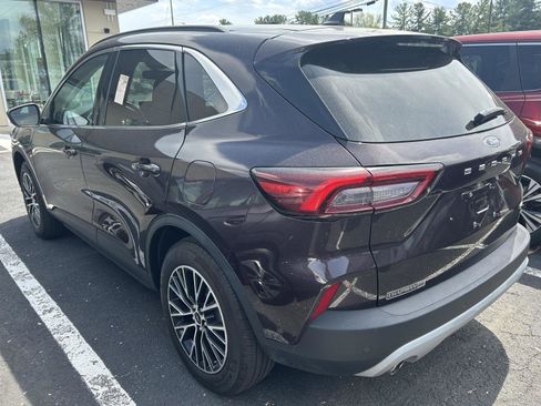Used 2023 Ford Escape SE w/ PHEV Premium Package FWD image 2