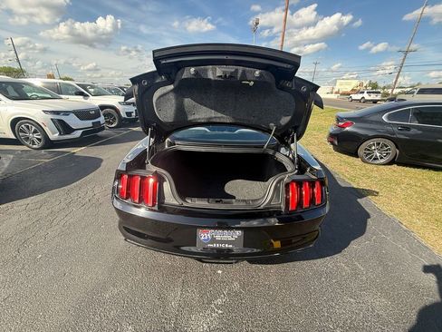 Used 2017 Ford Mustang GT image 5