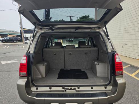Used 2006 Toyota 4Runner SR5 AWD/4WD image 10