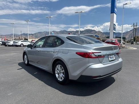 Used 2025 Toyota Camry LE w/ Convenience Package FWD image 8