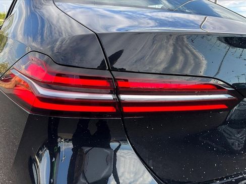 Used 2024 BMW 530i image 30