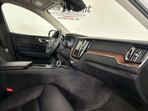 Used 2023 Volvo XC60 B5 Plus w/ Climate Package AWD/4WD image 31