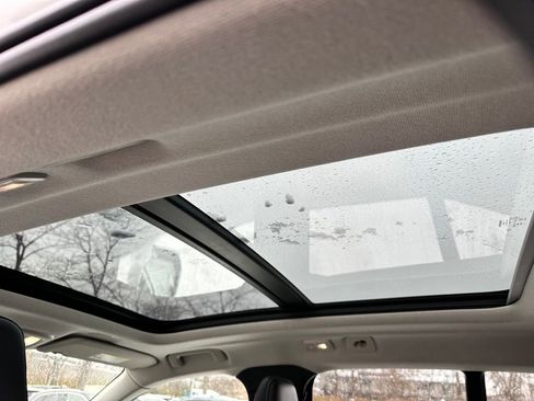 Used 2025 Volvo XC40 B5 Core image 13