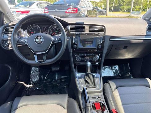 Used 2017 Volkswagen Golf SEL image 12