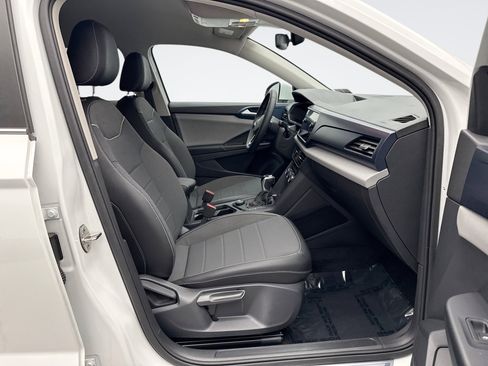 Used 2023 Volkswagen Taos SE image 17