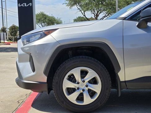 Used 2022 Toyota RAV4 LE FWD image 10