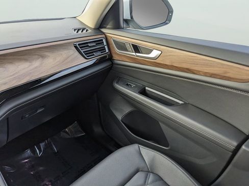 New 2026 Volkswagen Atlas SE FWD image 18