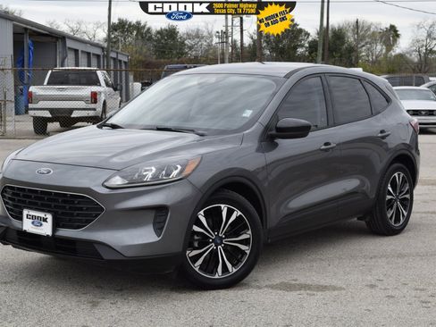 Used 2022 Ford Escape SE w/ SE Sport Appearance Package image 1