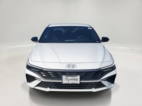Certified 2025 Hyundai Elantra Sport FWD image 2