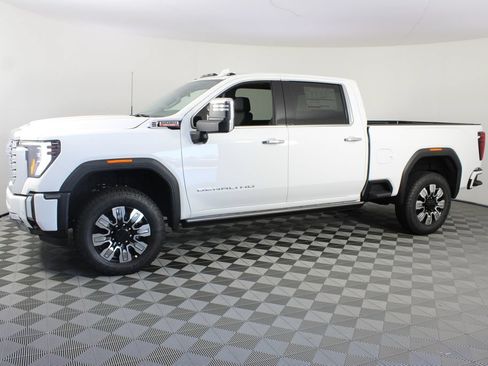 New 2026 GMC Sierra 2500 Denali w/ Denali Reserve Package AWD/4WD image 2