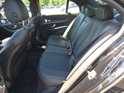 Certified 2019 Mercedes-Benz E 300 4MATIC image 5
