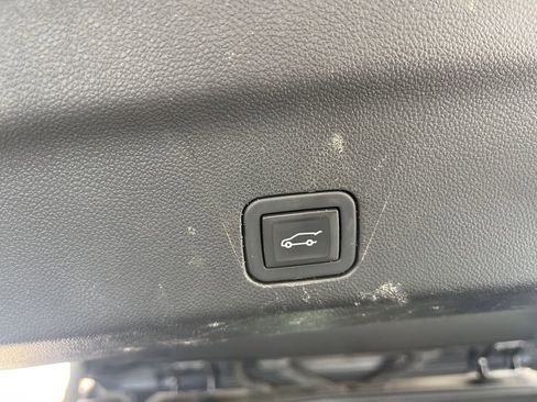 Used 2023 GMC Yukon Denali image 21