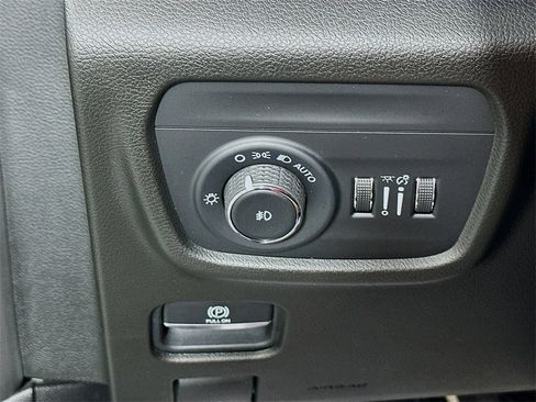 Used 2021 Jeep Grand Cherokee L Summit w/ Luxury Tech Group V image 10