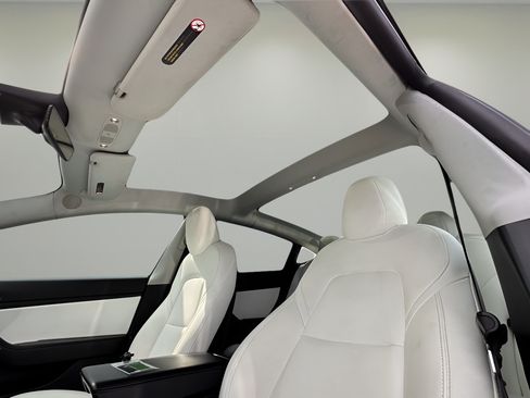 Used 2021 Tesla Model 3 Standard Range Plus RWD image 15