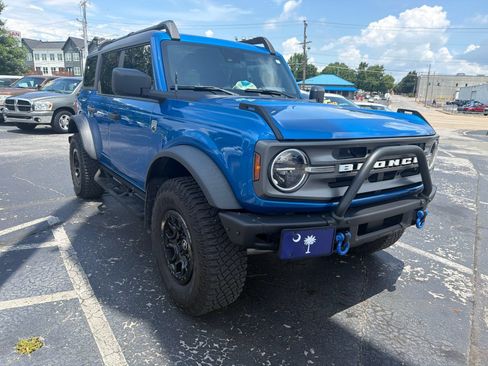 Used 2023 Ford Bronco Big Bend w/ Sasquatch Package AWD/4WD image 3