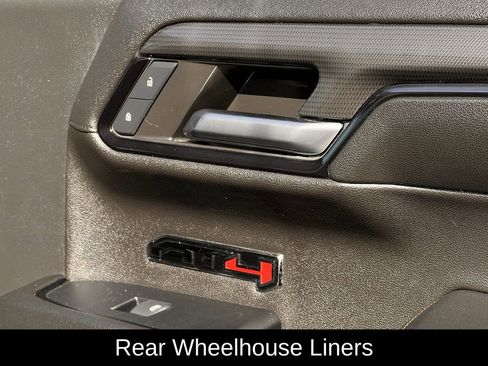 Used 2024 GMC Sierra 1500 AT4 w/ Technology Package image 33