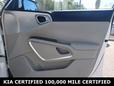 Certified 2025 Kia Soul LX w/ LX Technology Package image 23