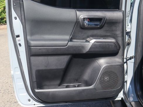 Used 2019 Toyota Tacoma TRD Sport image 37