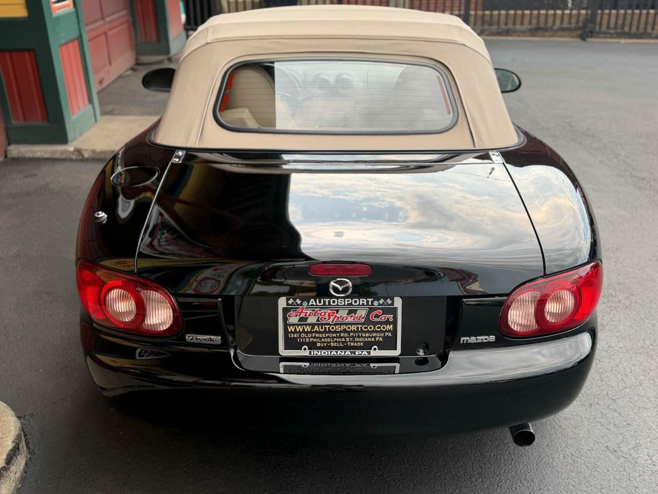 Used 2004 MAZDA MX-5 Miata LS RWD image 8