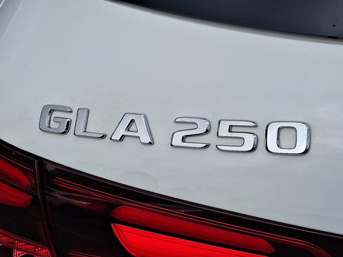 New 2026 Mercedes-Benz GLA 250 4MATIC image 17