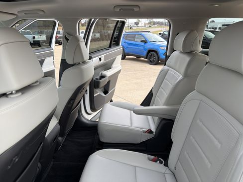 Used 2024 Hyundai Santa Fe Calligraphy image 37