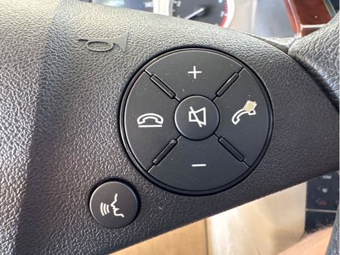 Used 2010 Mercedes-Benz GLK 350 4MATIC image 19