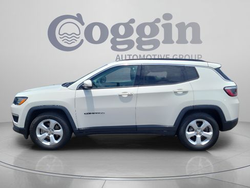 Used 2021 Jeep Compass Latitude FWD image 2