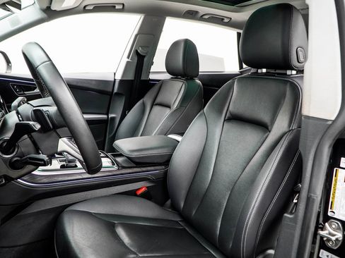 Used 2023 Audi Q8 Prestige image 38