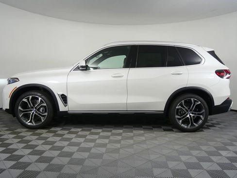 Used 2026 BMW X5 xDrive40i w/ Climate Comfort Package image 6