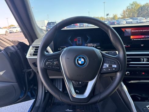 Used 2023 BMW i4 eDrive40 w/ Premium Package image 10