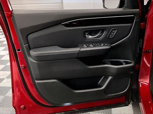 Used 2024 Honda Pilot Touring image 17