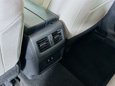 Used 2025 Nissan Rogue SV AWD/4WD image 27