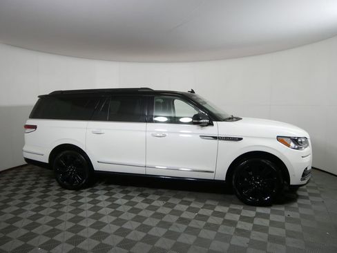 Used 2024 Lincoln Navigator L Black Label image 2