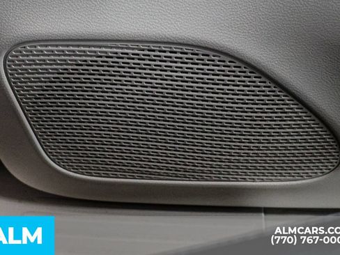 Used 2023 Chrysler Pacifica Touring-L FWD image 58