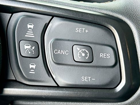 Used 2024 Jeep Wrangler Unlimited Sport AWD/4WD image 34