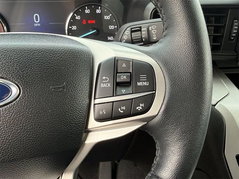 Used 2024 Ford Explorer XLT image 23