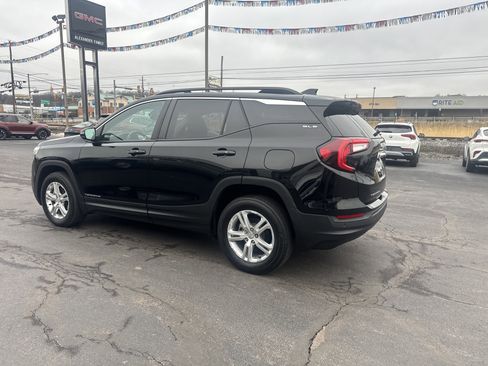 Used 2022 GMC Terrain SLE w/ Driver Convenience Package image 6