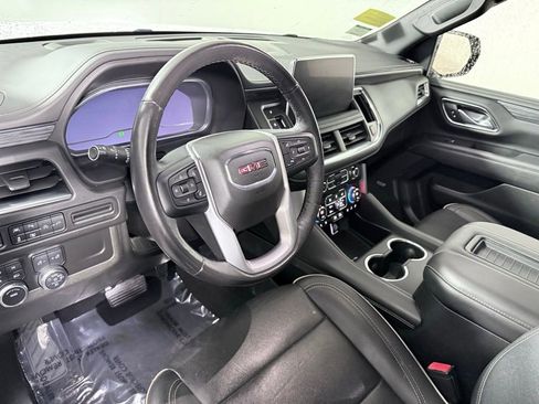 Used 2022 GMC Yukon XL SLT w/ SLT Premium Package AWD/4WD image 16
