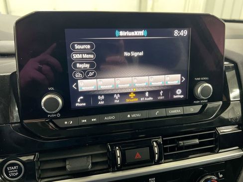 Used 2024 Nissan Pathfinder SV image 14