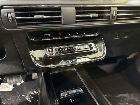 New 2026 Lincoln Corsair Premiere image 21