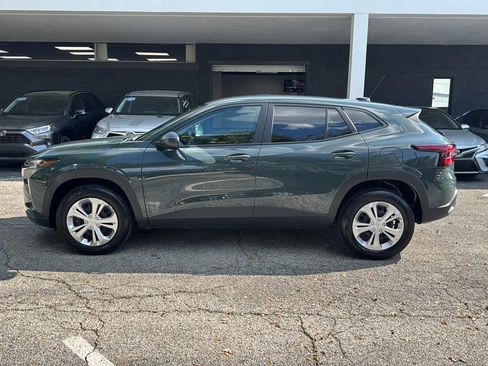 Used 2025 Chevrolet Trax LS w/ Driver Confidence Package image 4