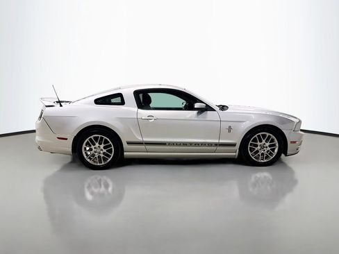 Used 2013 Ford Mustang Premium image 9