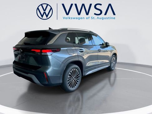 New 2026 Volkswagen Tiguan S FWD image 9