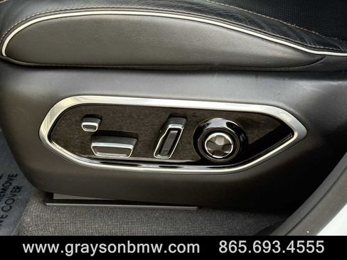 Used 2022 Jeep Grand Cherokee Summit w/ Luxury Tech Group V image 11