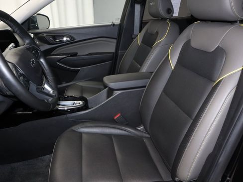 Used 2025 Chevrolet Trax ACTIV w/ Sunroof Package image 25