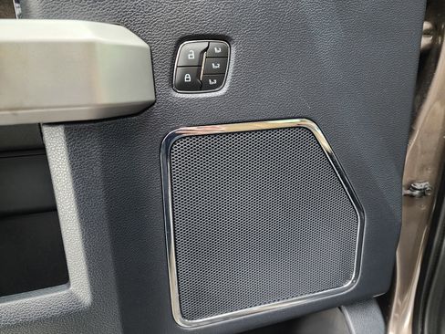 Used 2022 Ford F250 Lariat w/ Tremor Off-Road Package image 39